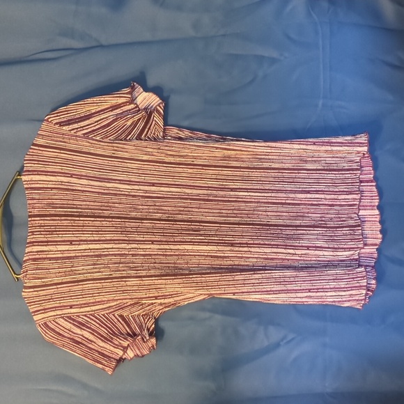 Notations Short Sleeve Top - Picture 4 of 8